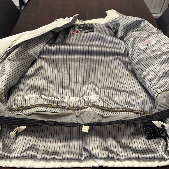 Rare early 2000s Burton x Shaun White jacket from the White Collection - Picture 4 of 8